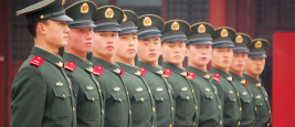Les gardes militaires de la Cité interdite à Pékin.