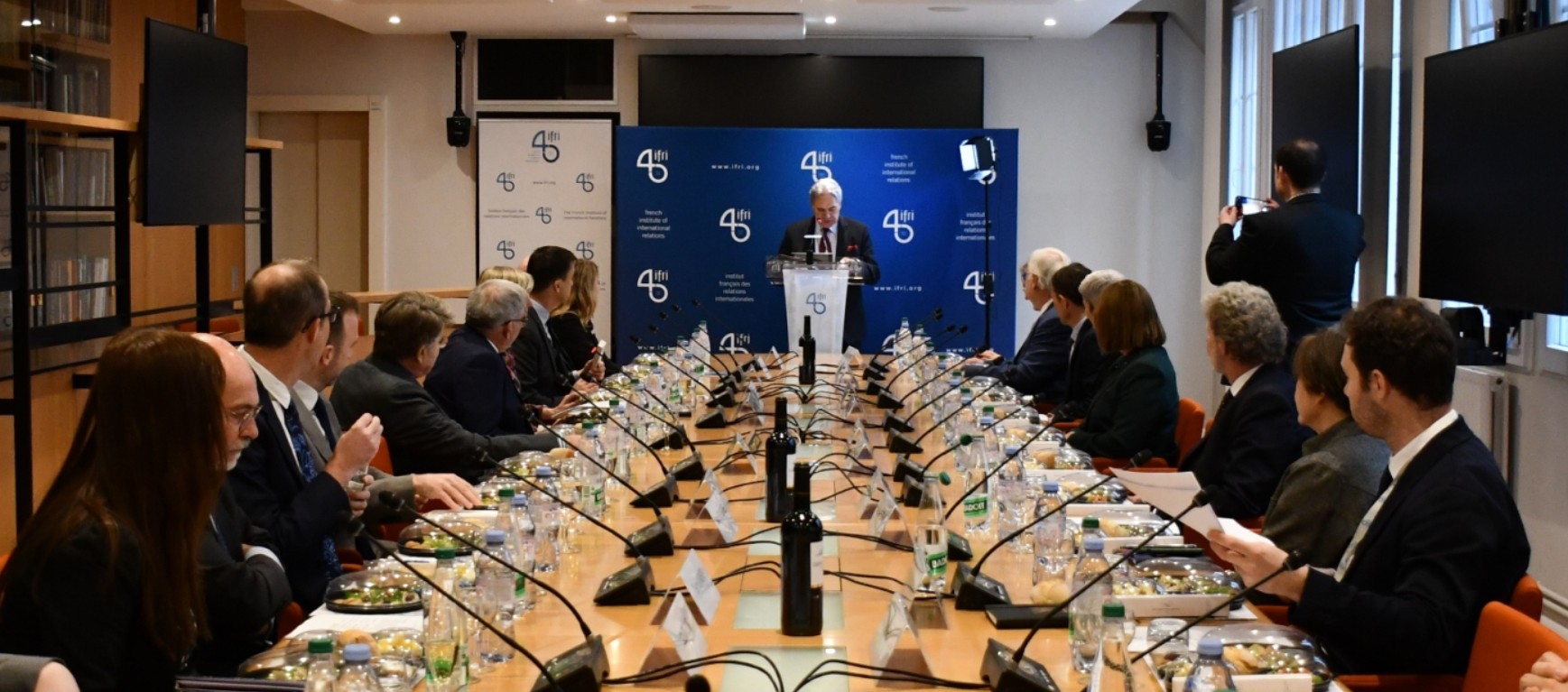 Déjeuner-débat avec WINSTON PETERS, VICE-PREMIER MINISTRE, MINISTRE DES AFFAIRES ETRANGERES DE NOUVELLE-ZELANDE, 26 novembre 2024.jpg