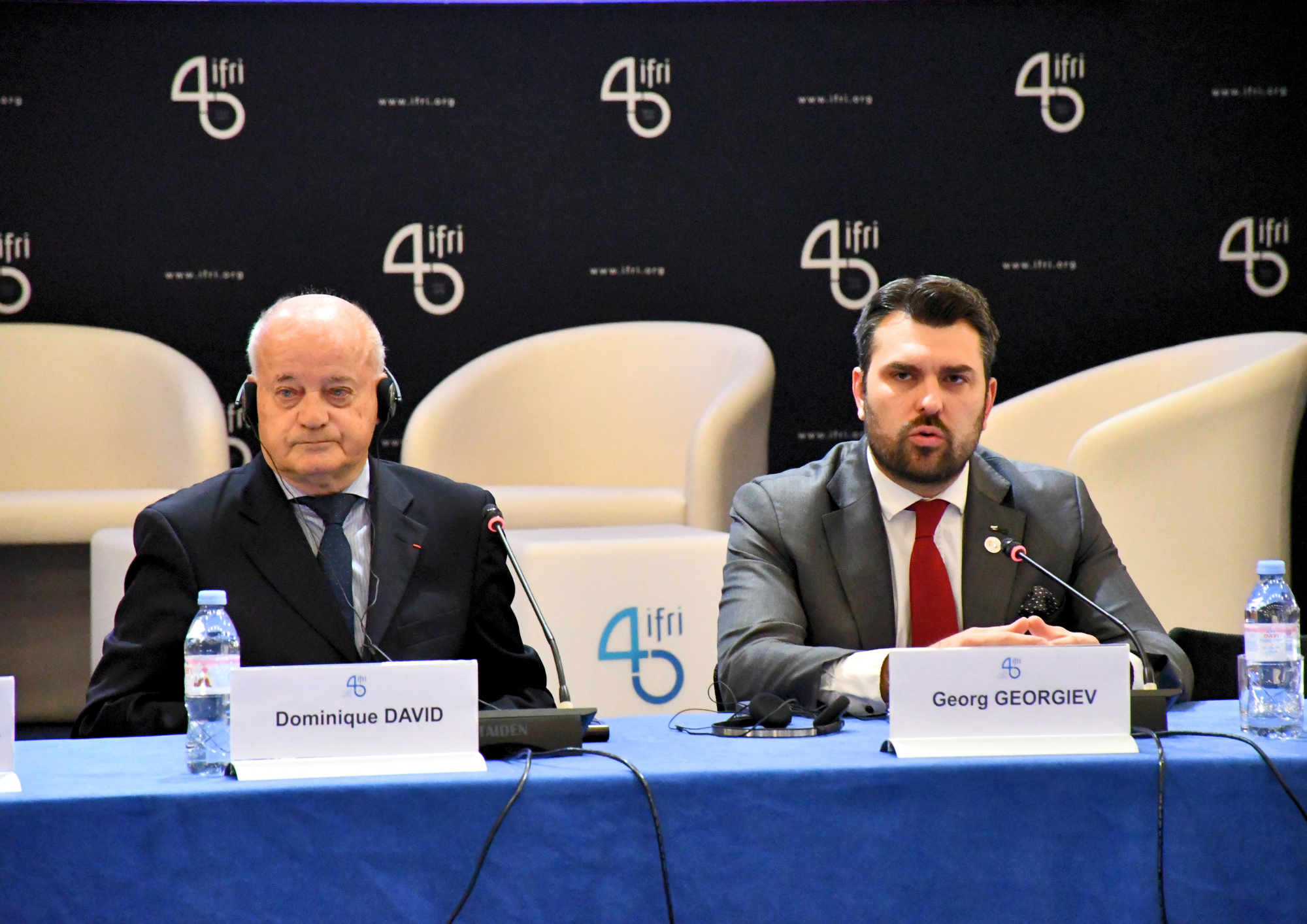 Dominique David, président du Centre franco-autrichien pour le rapprochement en Europe (CFA), conseiller du président de l'Institut français des relations internationales (Ifri) et Georg Georgiev, ministre des Affaires étrangères de Bulgarie 