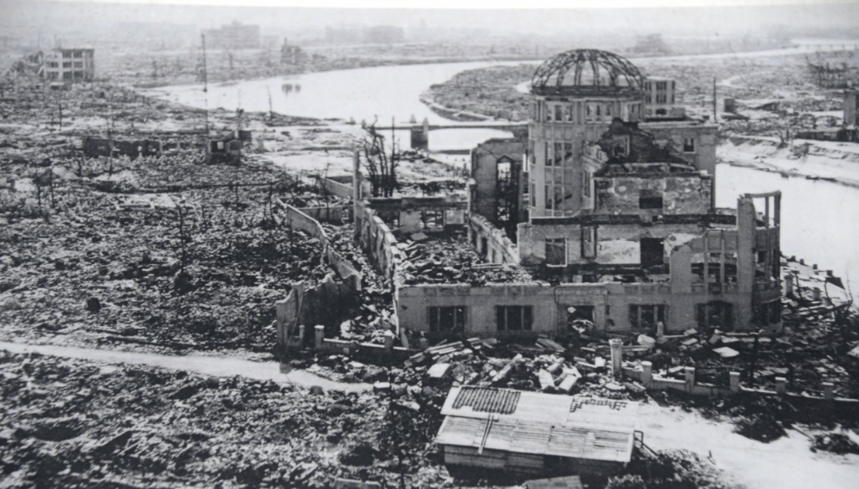 Photo du Mémorial de la Paix à Hiroshima sur la bombe atomique du 6 août 1945