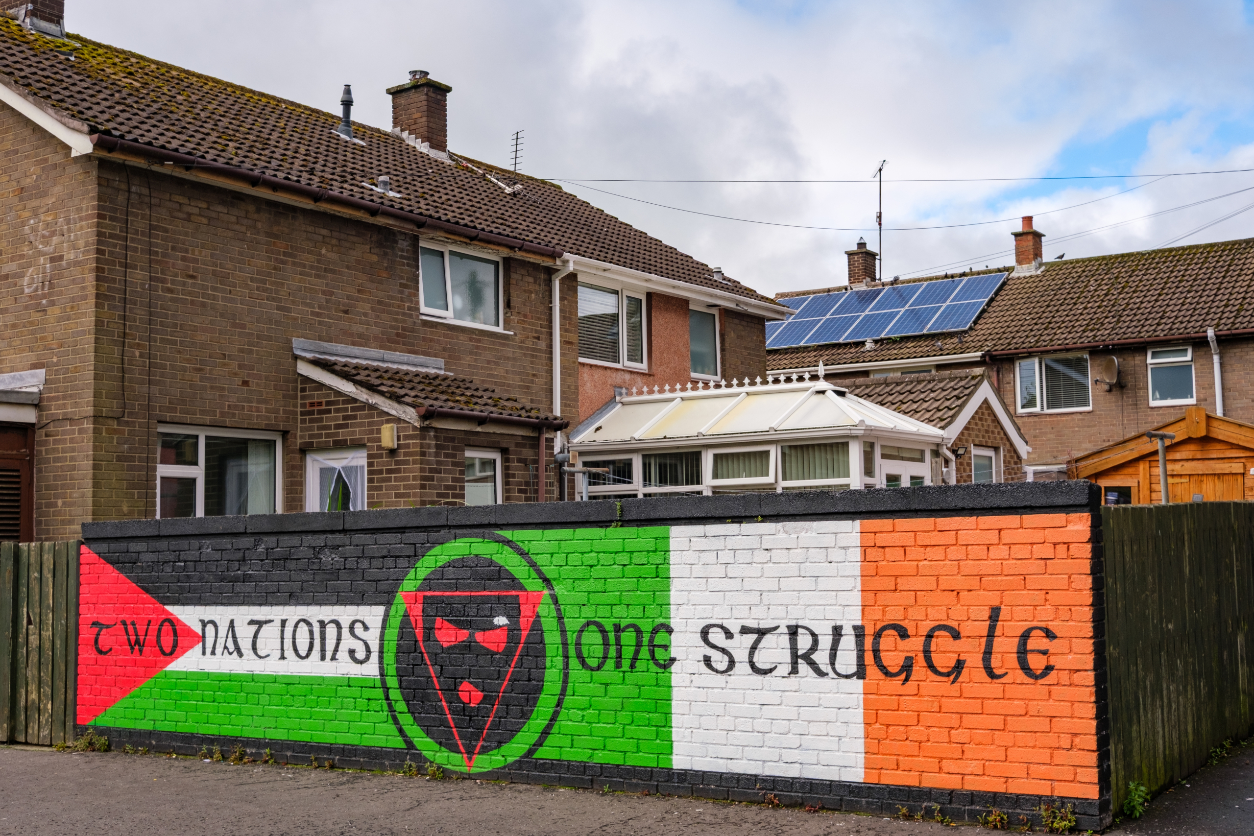 3 juillet 2025 - Irlande/Palestine : Fresque historique représentant deux nations et leur lutte à Belfast