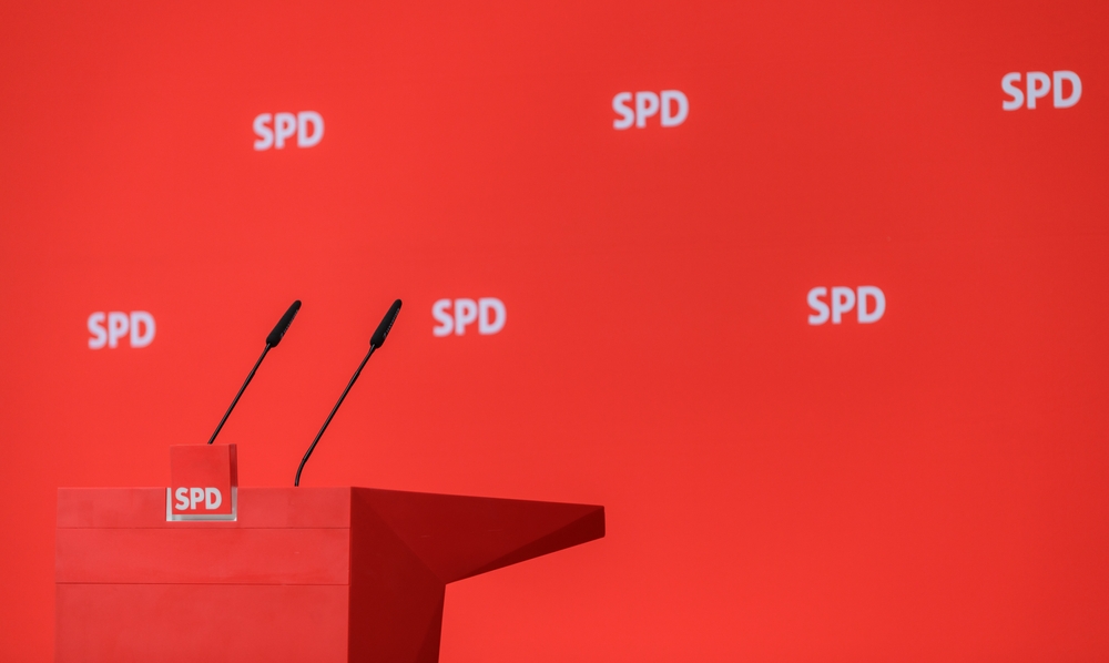 Berlin, 9 novembre 2021 : Estrade du SPD avec pupitre au siège du parti à Berlin
