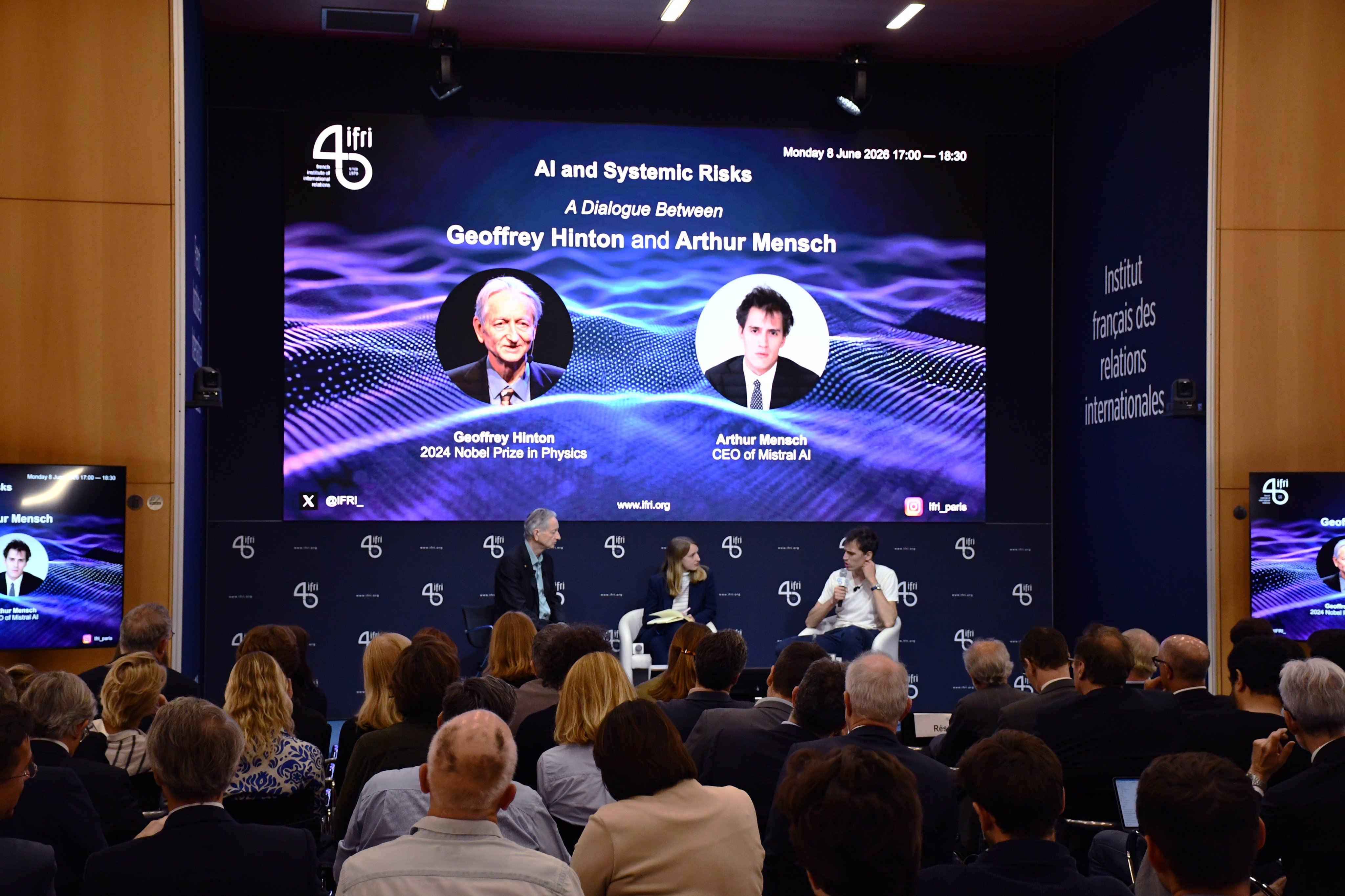 Geoffrey Hinton, Laure de Roucy-Rochegonde et Arthur Mensch. Ifri, Paris, 8 juin 2026