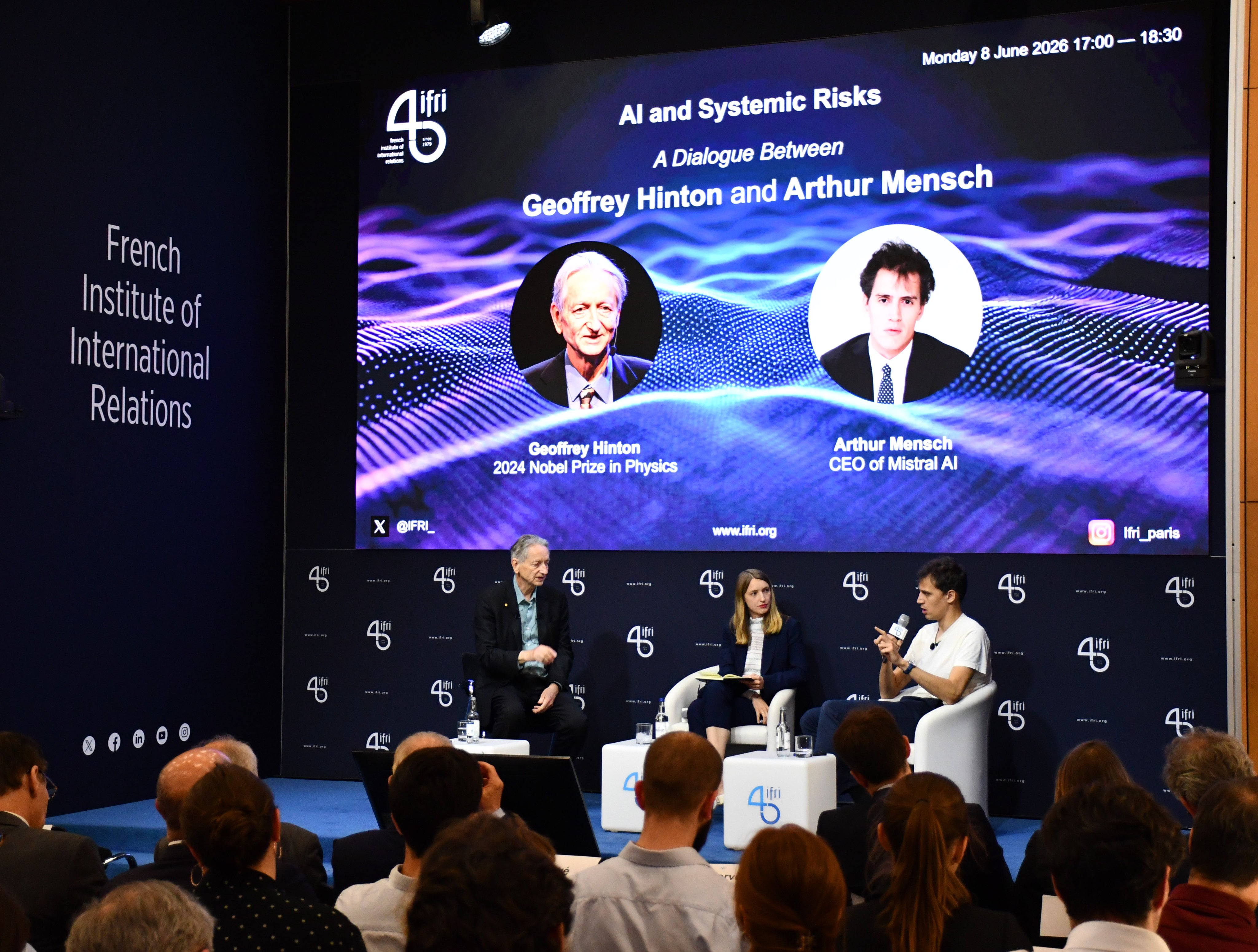 Geoffrey Hinton, Laure de Roucy-Rochegonde et Arthur Mensch. Ifri, Paris, 8 juin 2026