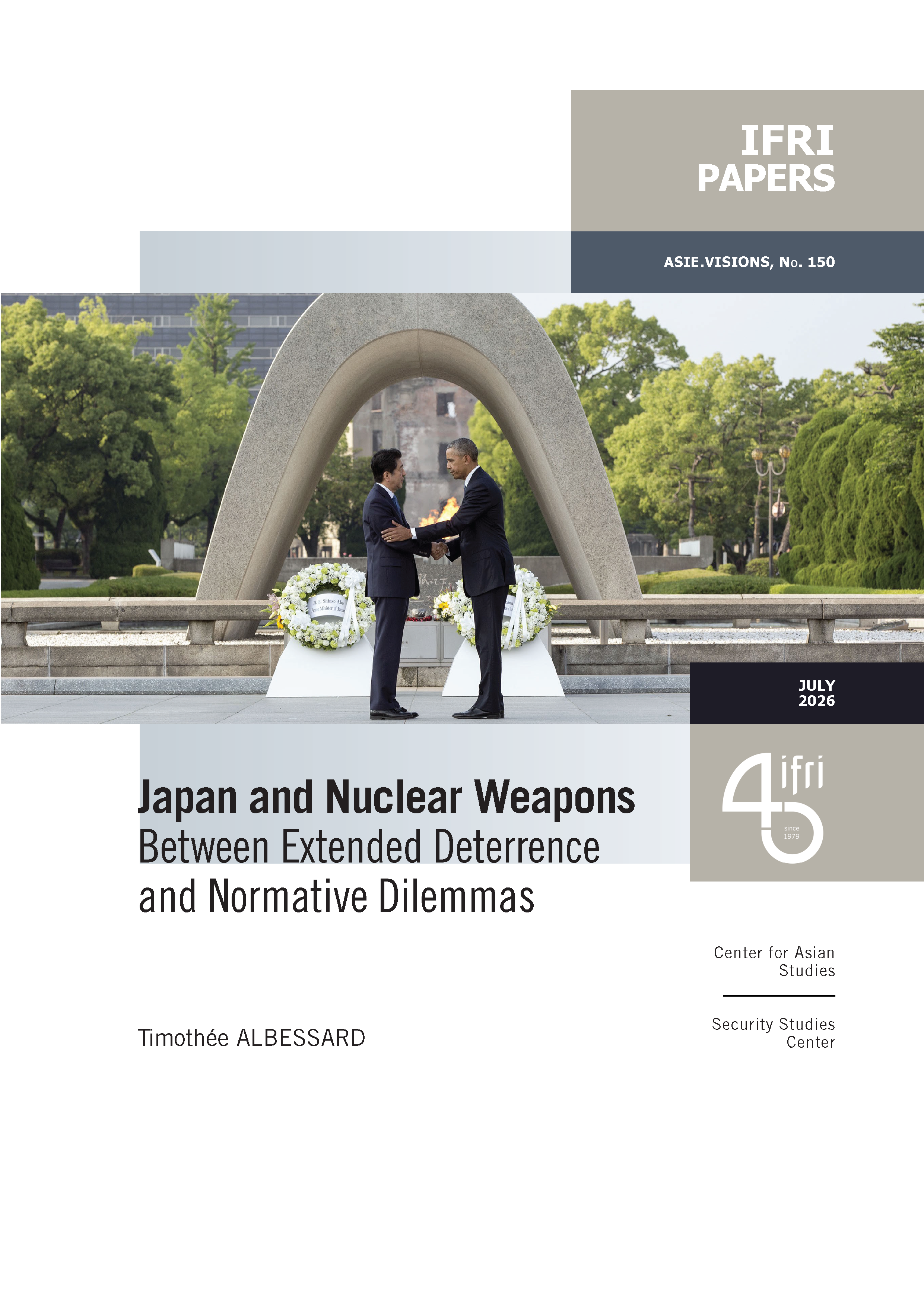 US President Barack Obama and Japanese Prime Minister Shinzo Abe  at a ceremony in Hiroshima in May 2016 