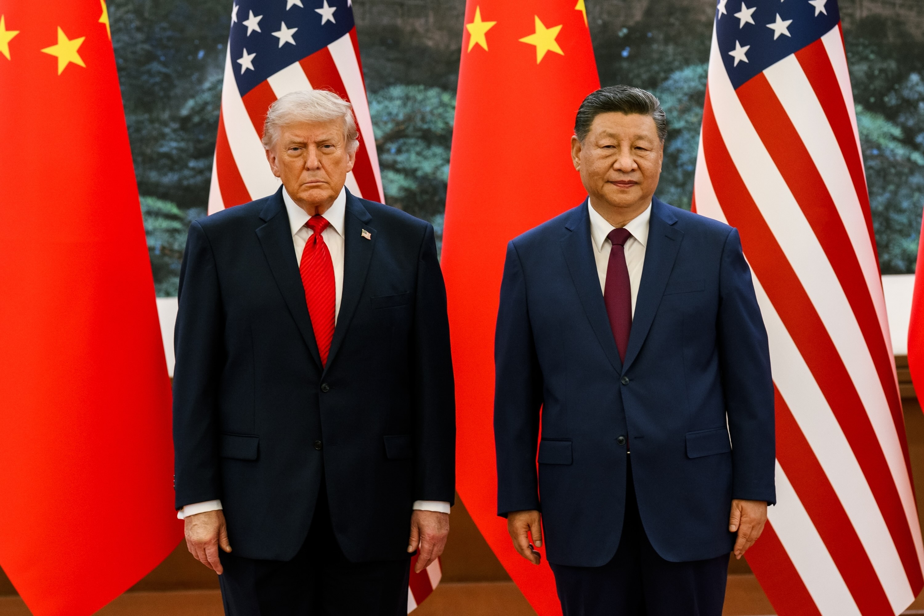 Le président Donald J. Trump participe à une cérémonie de bienvenue avec le président Xi Jinping de la République Personnes de Chine, le jeudi 14 mai 2026, à la Grande Salle des Personnes de Pékin, en Chine.