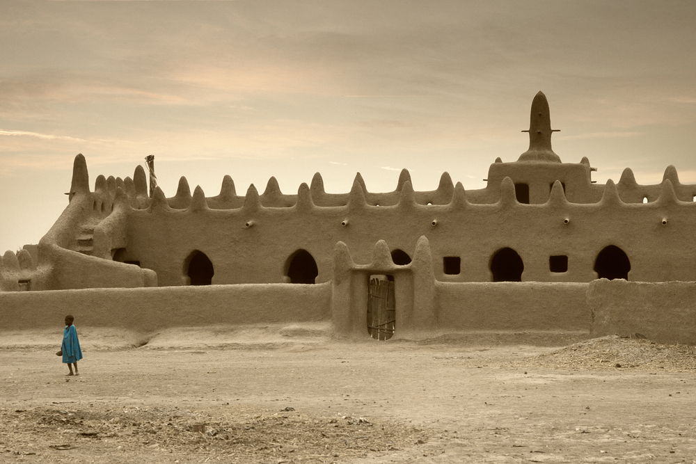 Djenné, Mali – 25 janvier 1992 : mosquées entièrement construites en argile