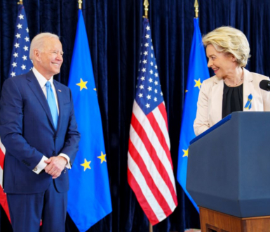 Le président Joe Biden et la présidente de la Commission européenne, Ursula Von der Leyen - Bruxelles, mars 2022