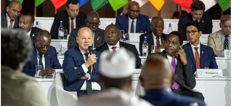 Olaf Scholz with several African heads of state during the Summit for a New Global Financing Pact, Paris, June 23, 2023