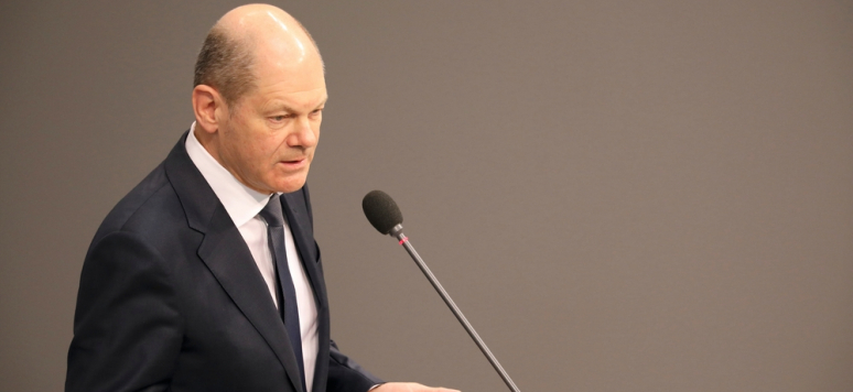 Le chancelier allemand Olaf Scholz devant le Bundestag, Berlin, 6 avril 2022