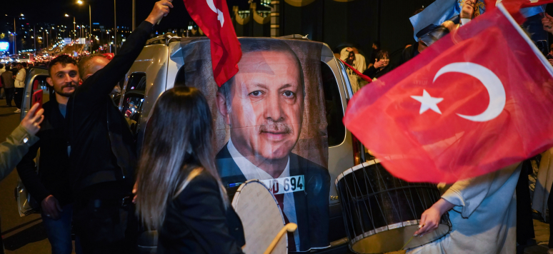 Les partisans du parti AK célèbrent la victoire électorale à Ankara, en Turquie - 29 mai 2023 