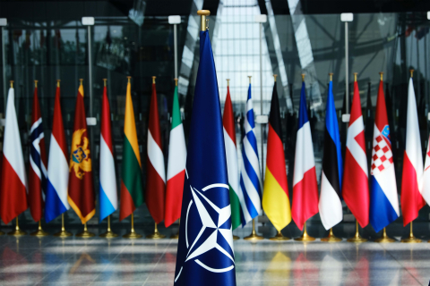 Drapeaux des pays membres de l’OTAN au siège de l’OTAN à Bruxelles, Belgique.