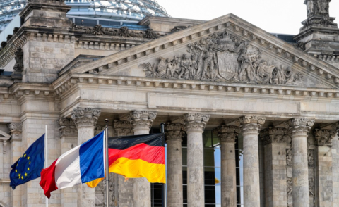 Bâtiment du Bundestag avec les drapeaux européen, allemand et français, ©Berlin Roman Babakin/Shutterstock
