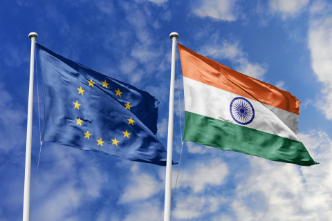 Drapeaux de l'Union européenne et de l'Inde 