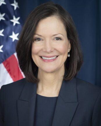 Denise Bauer, Ambassadrice des Etats-Unis d'Amérique en France