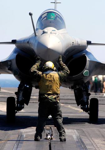Acquisition d'armement et industries : appel d'Europe