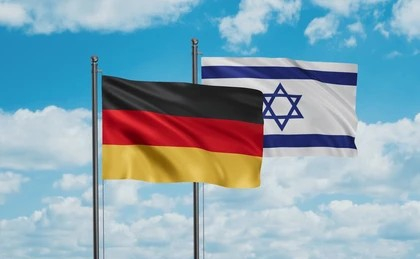 Drapeaux Allemagne et Israël. © iunewind, Shutterstock.com