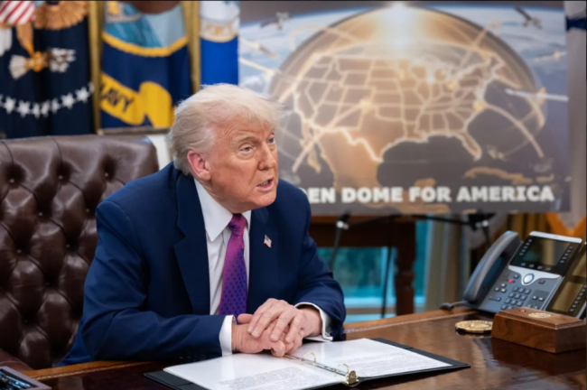 Trump présente le projet de Golden Dome.
