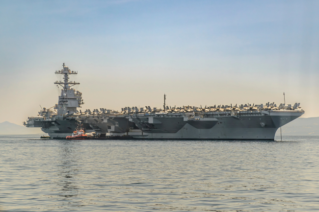 Le porte-avions de la marine américaine USS Gerald R. Ford a accosté à Split, Croatie, le 27 juin 2023.