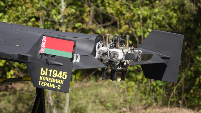 Minsk, Biélorussie - 9.05.2025 : Moteur du drone kamikaze Geran-2 de l'armée russe, en gros plan