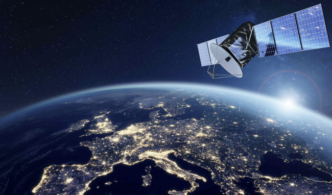 Satellite dans l'espace, orbite terrestre basse