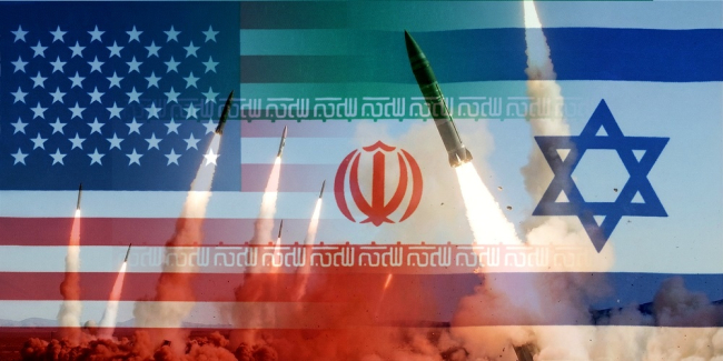 Missiles sur fond de drapeaux des États-Unis, de l'Iran et d'Israël