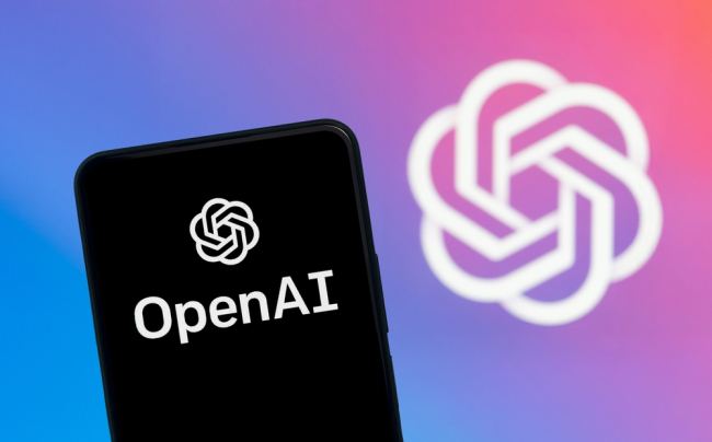 Écran de smartphone affichant le logo OpenAI