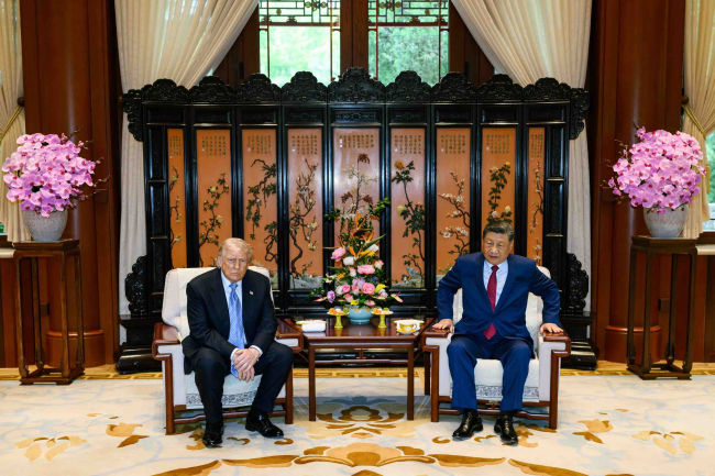 Le président Donald J. Trump participe à un thé bilatéral avec le président Xi Jinping