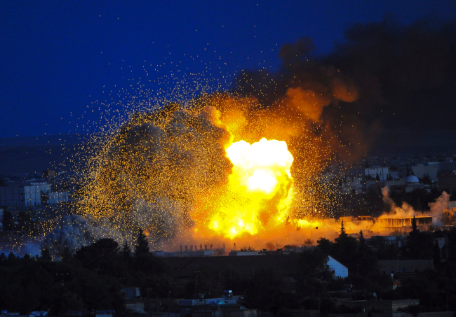 Frappes aériennes de la Coalition à Kobané, Syrie, 2014.