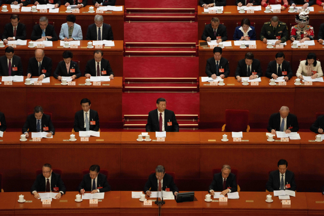 Pékin, Chine - 5 mars 2024 : Xi Jinping en entendant le Premier ministre