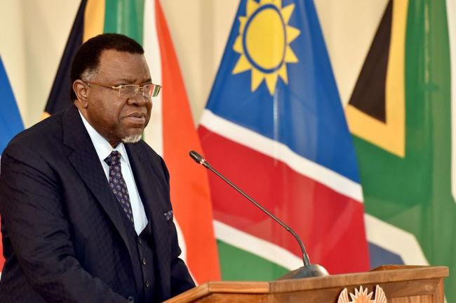 Le président namibien Hage Geingob s'adressant à la commission binationale sud-africaine.