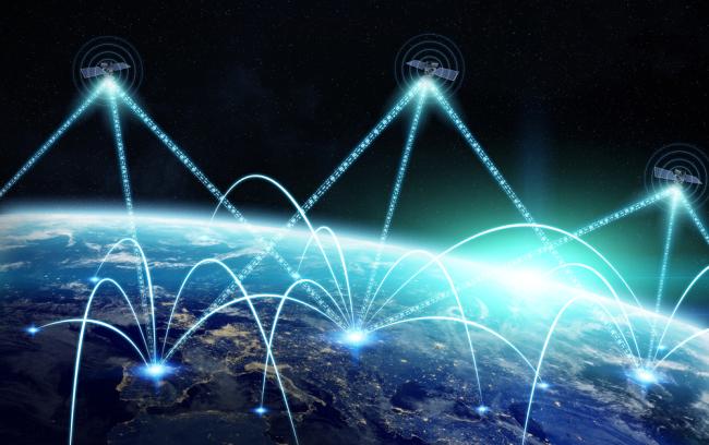Échange de données par réseau et satellite