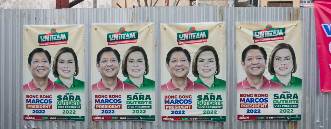 Affiches de campagne des candidats Ferdinand Marcos Jr. et Sara Duterte 
