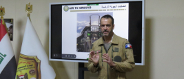 Un militaire français, conseiller Air du JOCAT, forme les contrôleurs tactiques avancés irakiens dans le cadre de l'opération Chammal.