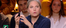 Dorothée Schmid sur le plateau de C Politique sur France 5, dimanche 2 avril 2023