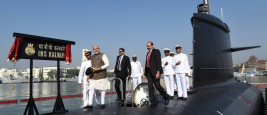 Le Premier ministre indien, Narendra Modi, assiste à la cérémonie d'admission au service actif du sous-marin « Kalvari ». 