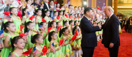 Le Président Donald Trump et le Président Xi Jinping rencontre des enfants lors de cérémonies de bienvenue, Pékin, 9 novembre 2017