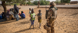 Ansongo, Mali - Décembre 2015 : Vie quotidienne des soldats français de l'opération militaire barkhane au Mali (Afrique) lancée en 2013 contre le terrorisme dans la région. 
