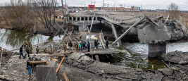 Pont détruit dans la ville d'Irpin, Ukraine - mars 2022