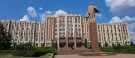 Statue de Lénine devant le bâtiment du gouvernement de Transnistrie, Tiraspol, août 2019