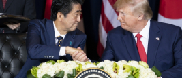 Donald Trump et Shinzo Abe signant leur accord commercial le 25 septembre 2019