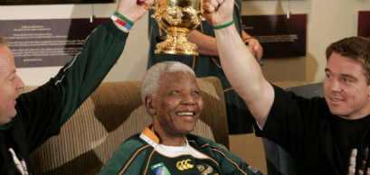 mandela-celebre-la-victoire-de-l-afrique-du-sud-dans-la-coupe-de-monde-de-rugby-2007_136.jpg