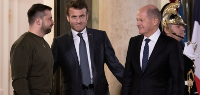 Le président Emmanuel Macron accueille le président ukrainien Volodymyr Zelensky et le chancelier Olaf Scholz au Palais de l'Elysée, Paris - 8 février 2023
