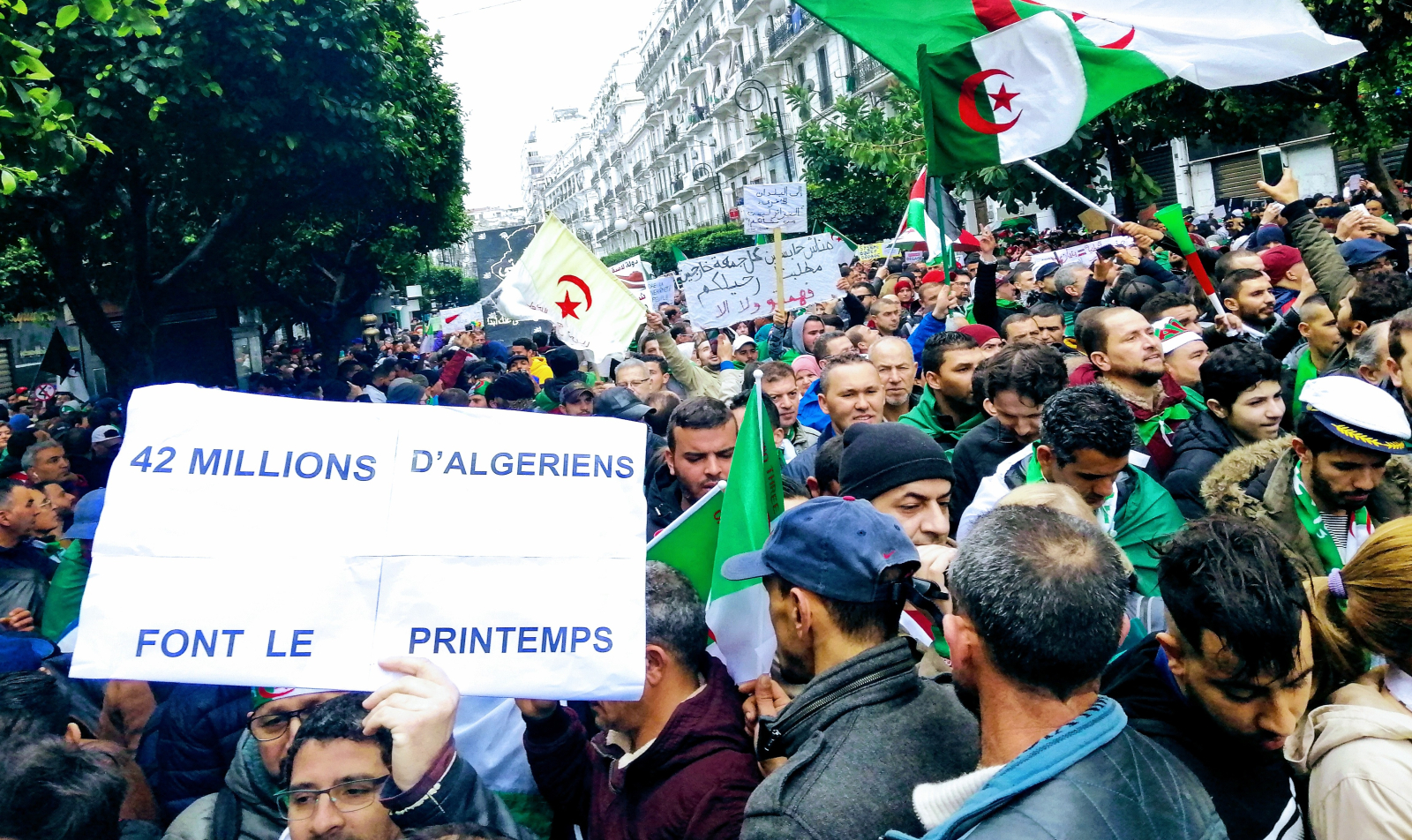 42_million_algerians_are_making_the_spring_redim.jpg