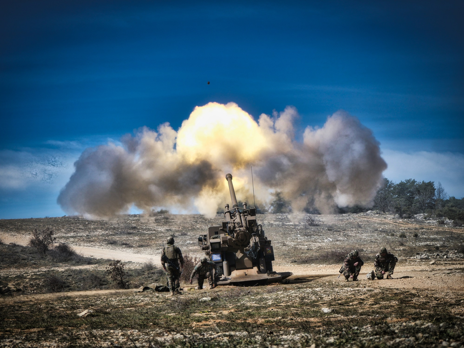 Canon Caesar durant un exercice de tir sur le Camp de Canjuers