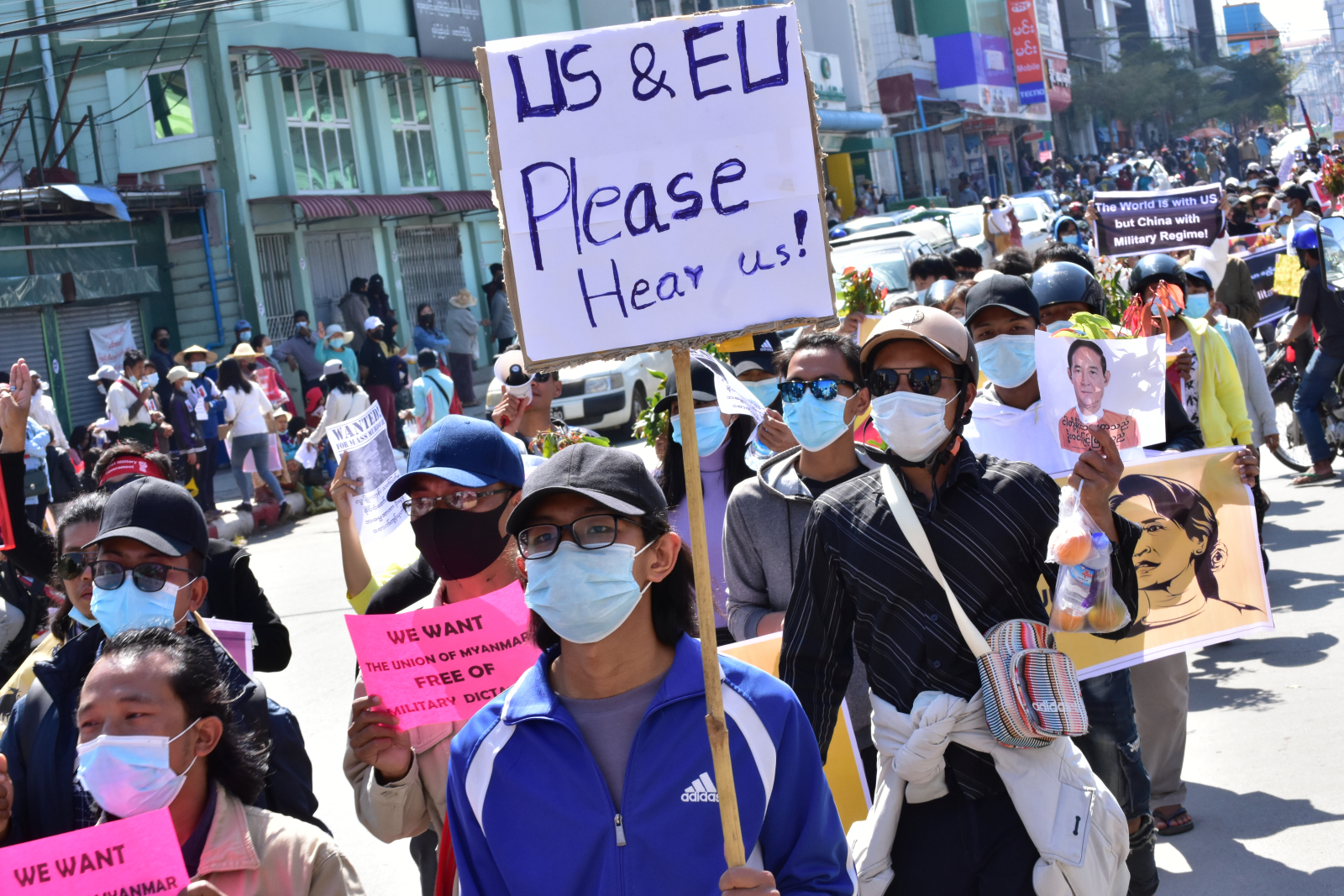 Birmanie/Myanmar : Myanmar people took to the streets to demonstrate against the military power