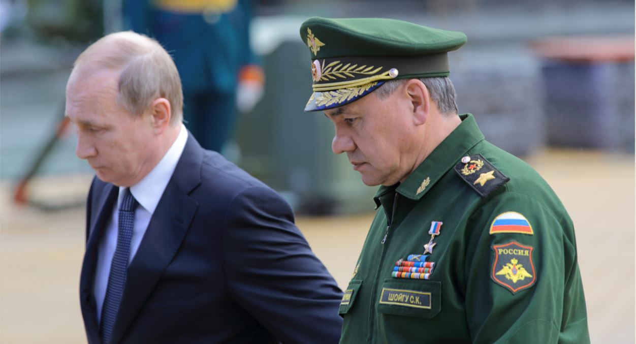 Le président russe Vladimir Poutine et le ministre de la Défense Sergey Shoygu,Kubinka, Russie