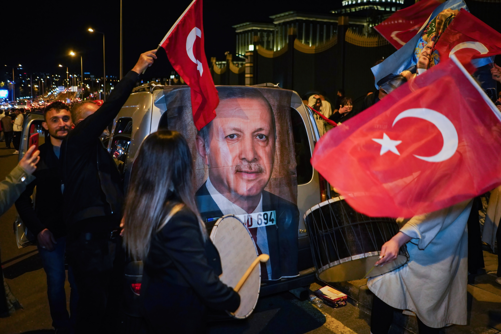 Les partisans du parti AK célèbrent la victoire électorale à Ankara, en Turquie - 29 mai 2023