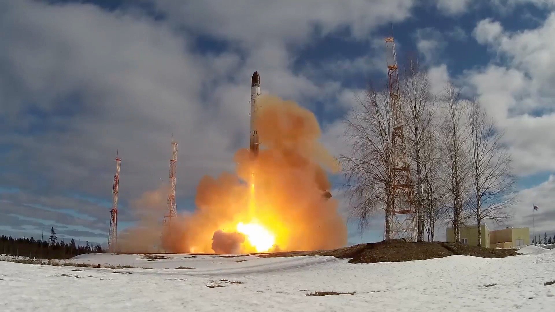 La Russie teste un nouveau missile balistique intercontinental à capacité nucléaire Sarmat, 20 avril 2022